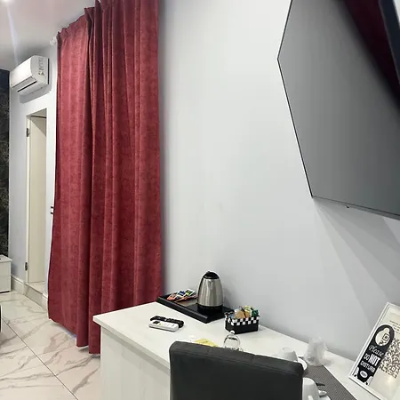 Luxury 2.0 4* Napels